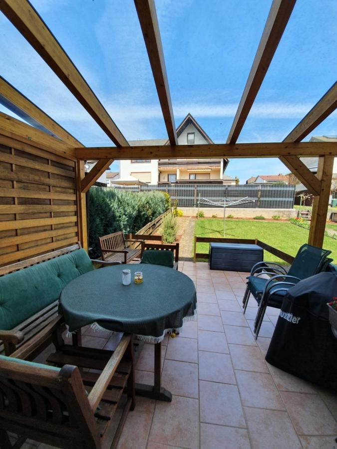 Ferienwohnung Woelbert Altendiez Esterno foto