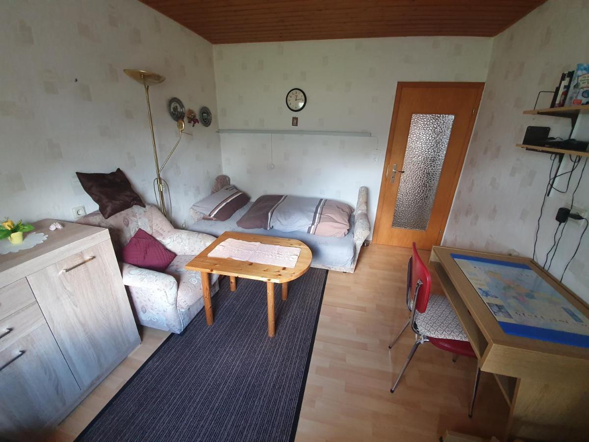 Ferienwohnung Woelbert Altendiez Esterno foto