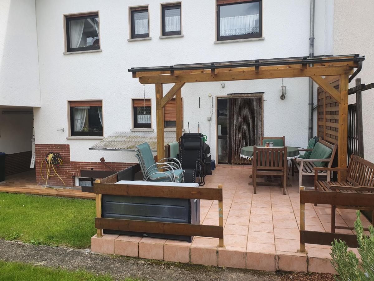 Ferienwohnung Woelbert Altendiez Esterno foto