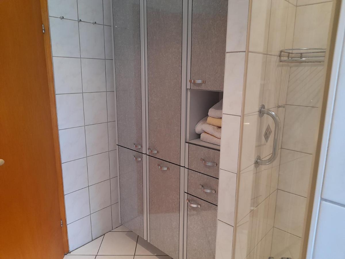 Ferienwohnung Woelbert Altendiez Esterno foto