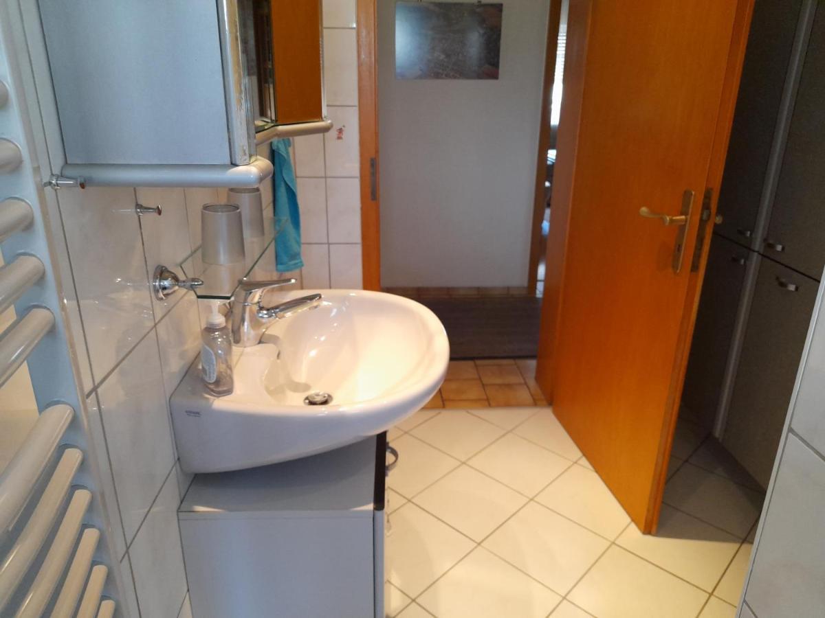 Ferienwohnung Woelbert Altendiez Esterno foto